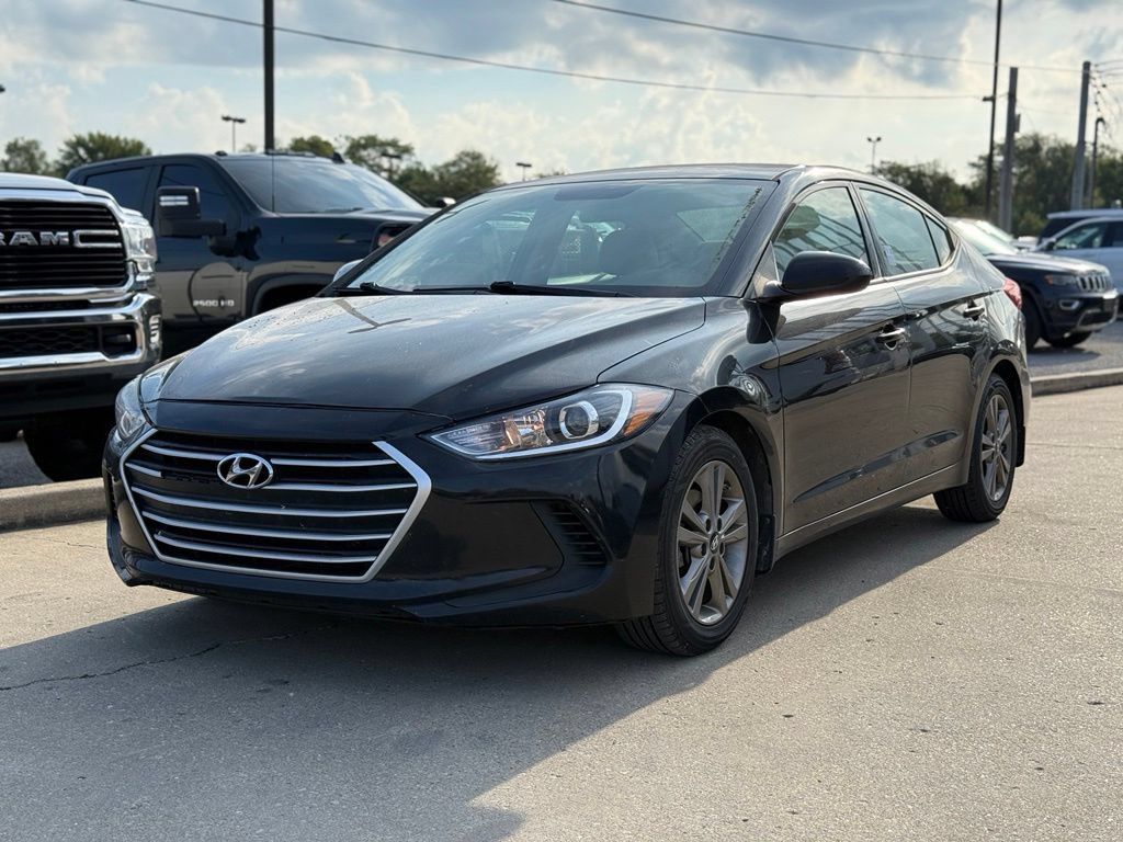 Used 2018 Hyundai Elantra SEL w/ Winter Weather Package FWD image 2