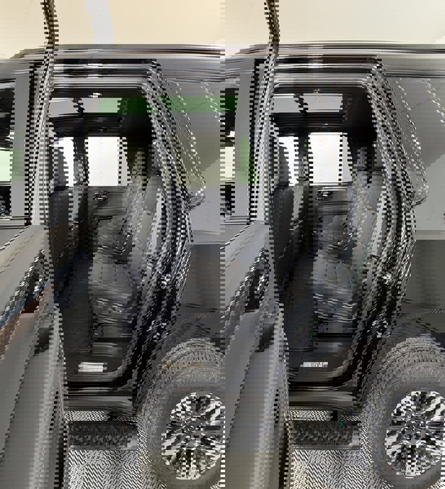 New 2026 Chevrolet Tahoe Z71 w/ Comfort Package image 9