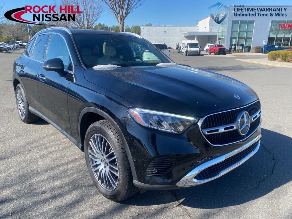 Used 2024 Mercedes-Benz GLC 300 4MATIC image 1