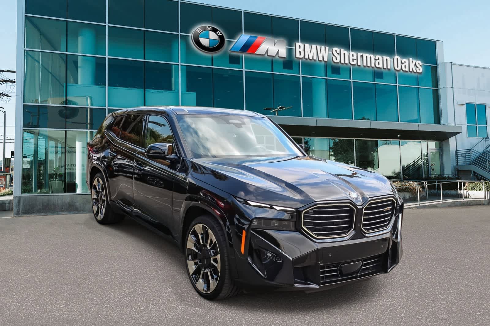 Certified 2023 BMW XM AWD/4WD image 3