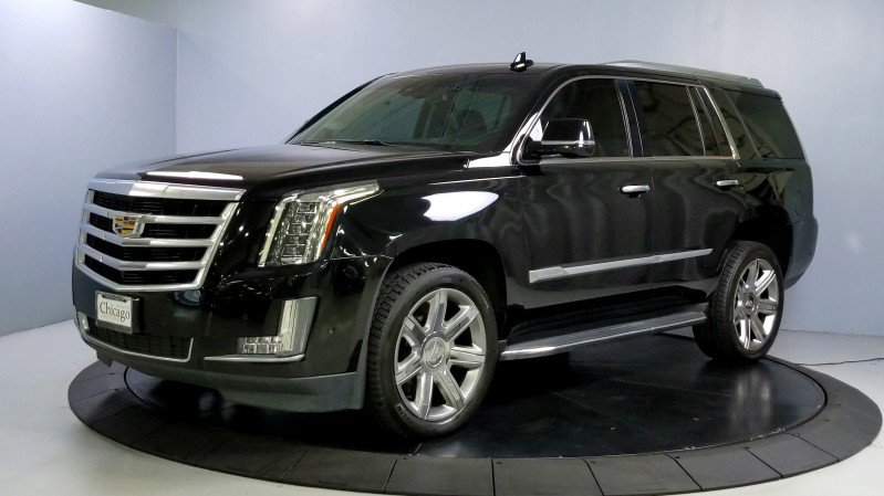 Used 2018 Cadillac Escalade Luxury image 3
