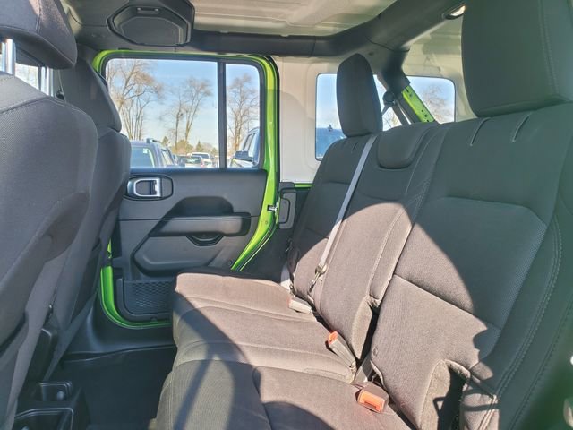 Used 2018 Jeep Wrangler Unlimited Sahara w/ Dual Top Group image 30