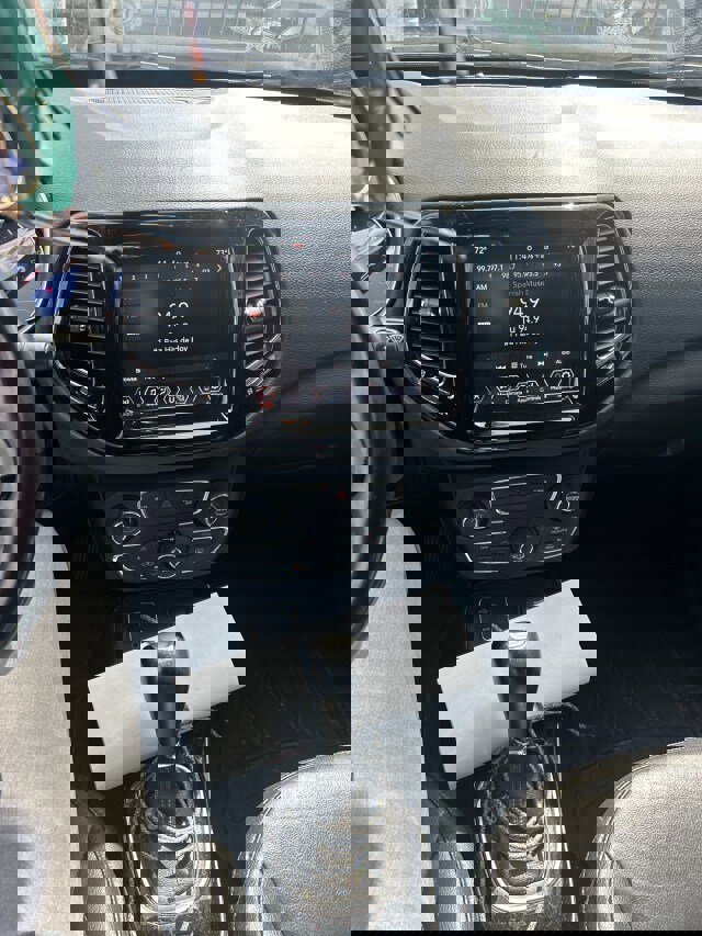 Used 2019 Jeep Compass Limited image 9