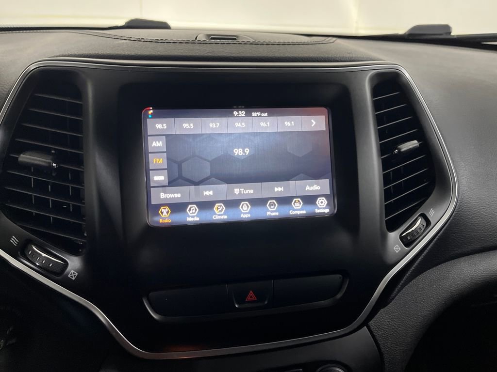 Used 2019 Jeep Cherokee Latitude w/ Popular Appearance Group image 68