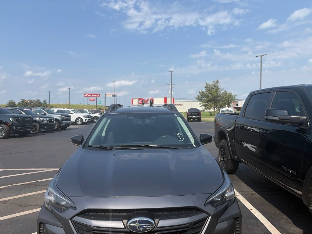 Used 2024 Subaru Outback Premium AWD/4WD image 3