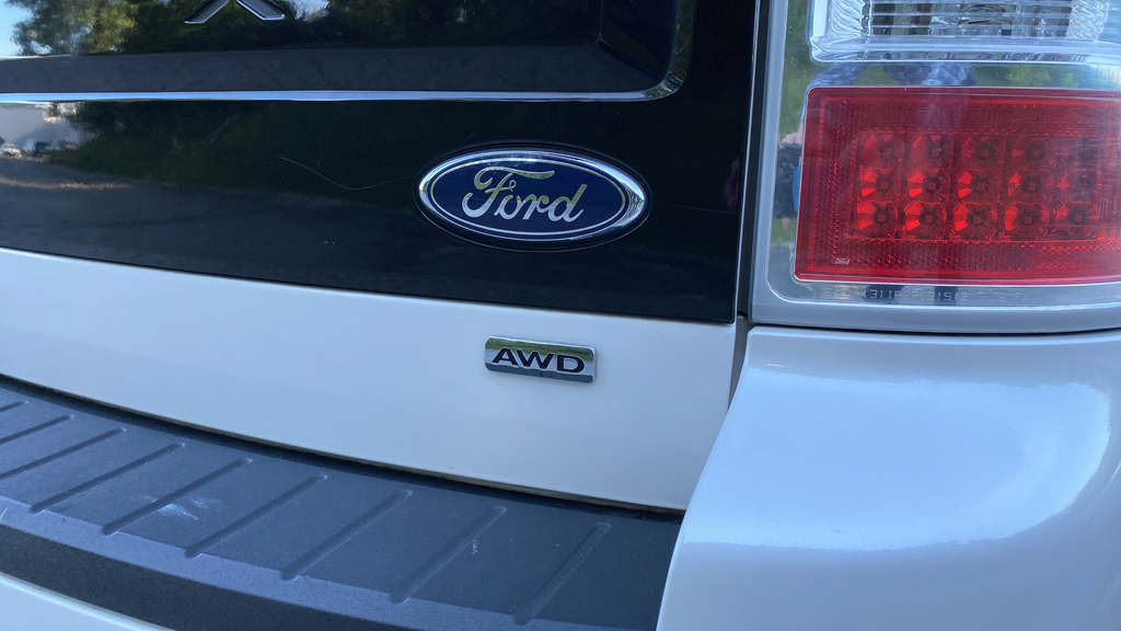 Used 2018 Ford Flex Limited w/ Equipment Group 301A AWD/4WD image 43