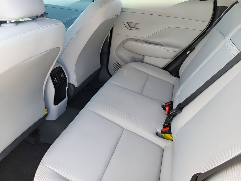 Used 2025 Hyundai Kona SEL image 28