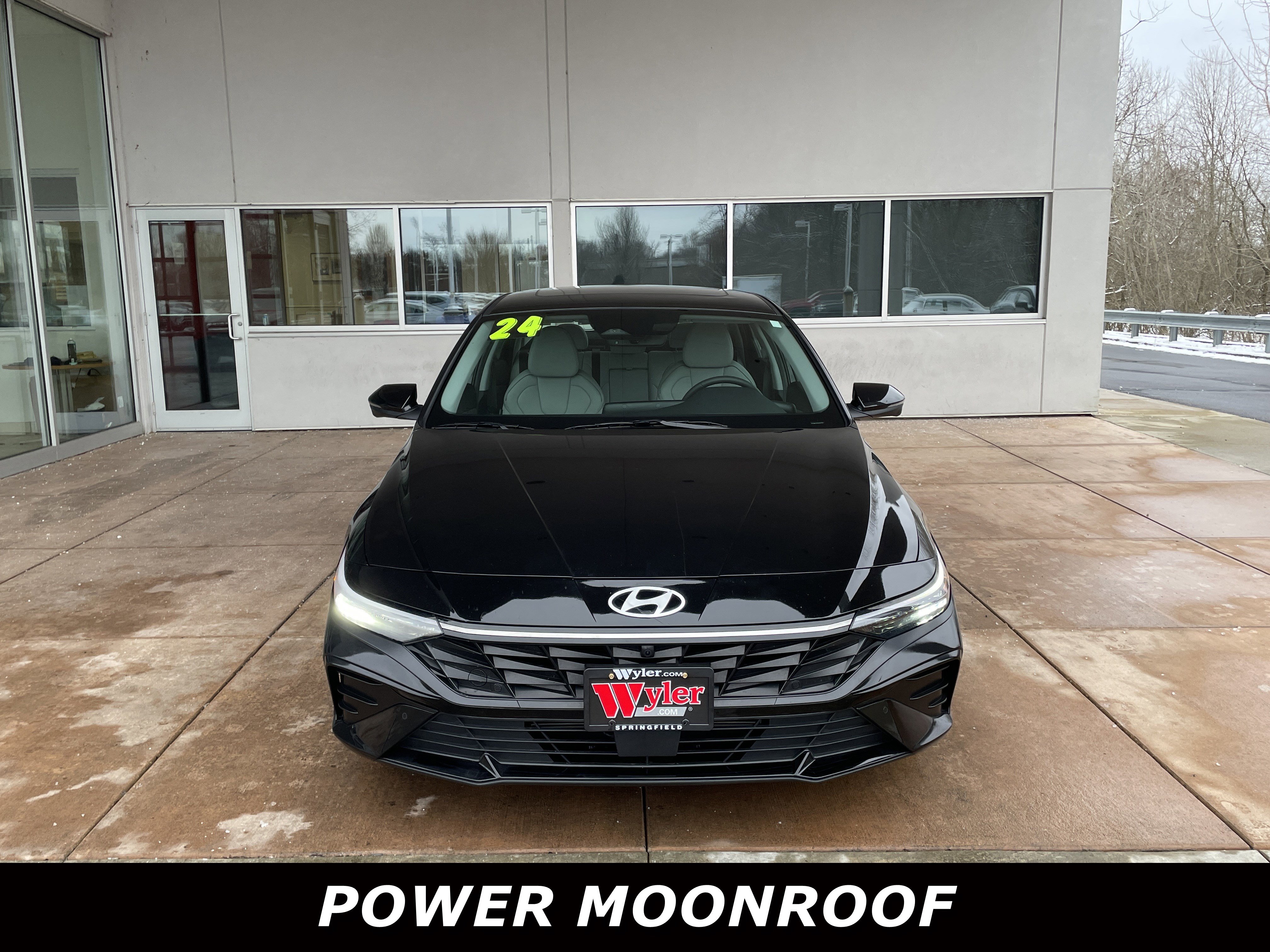 Used 2024 Hyundai Elantra Limited image 2