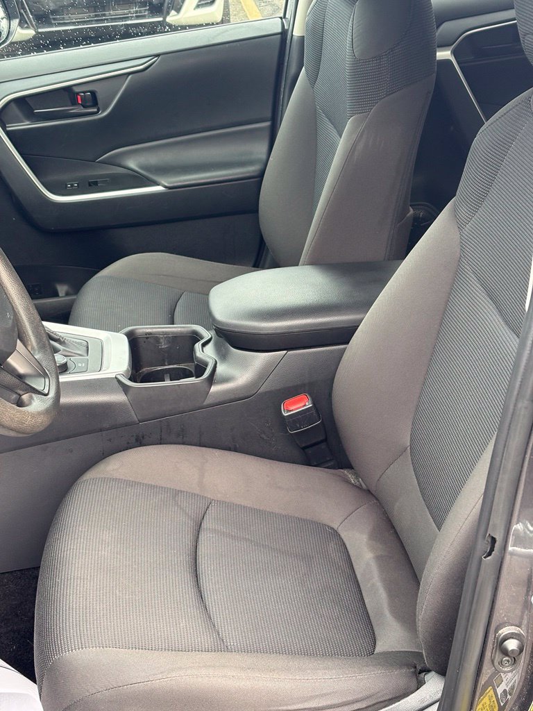 Used 2024 Toyota RAV4 LE AWD/4WD image 8