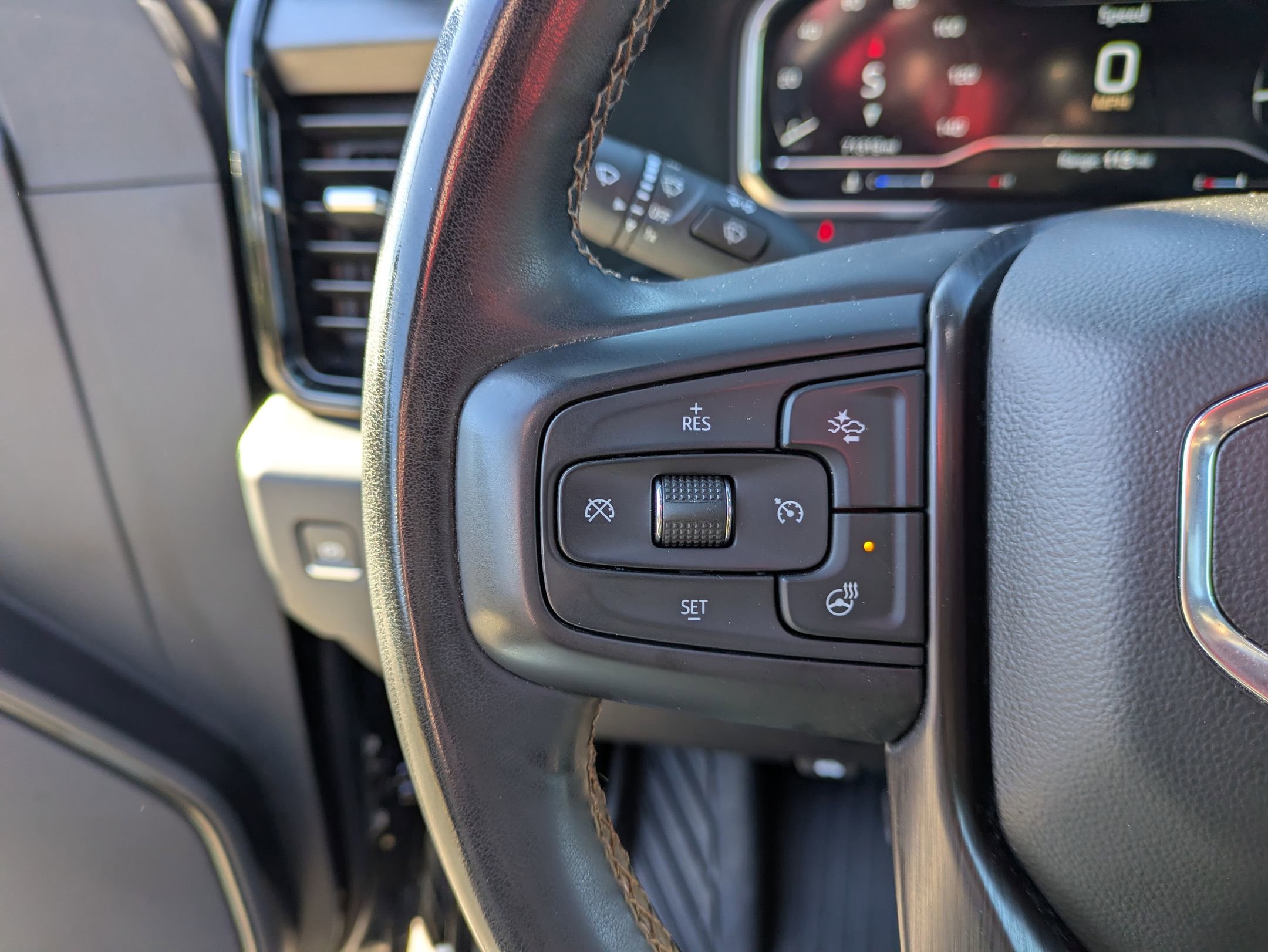 Used 2024 GMC Sierra 2500 AT4 w/ AT4 Premium Plus Package image 18