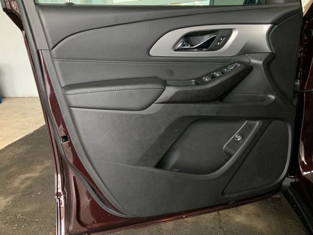 Used 2023 Chevrolet Traverse LT image 14