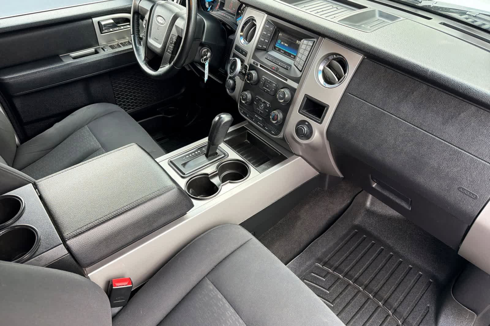 Used 2017 Ford Expedition XLT image 19