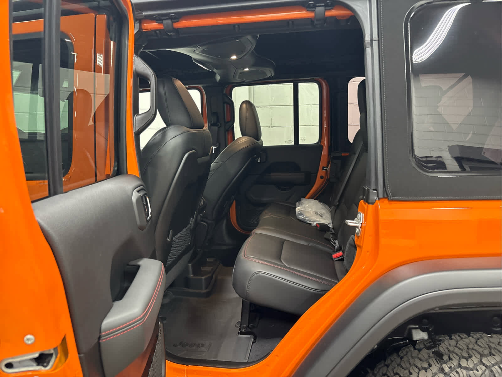 New 2025 Jeep Wrangler Unlimited Rubicon image 31