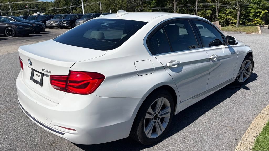 Used 2018 BMW 330i xDrive Sedan AWD/4WD image 4