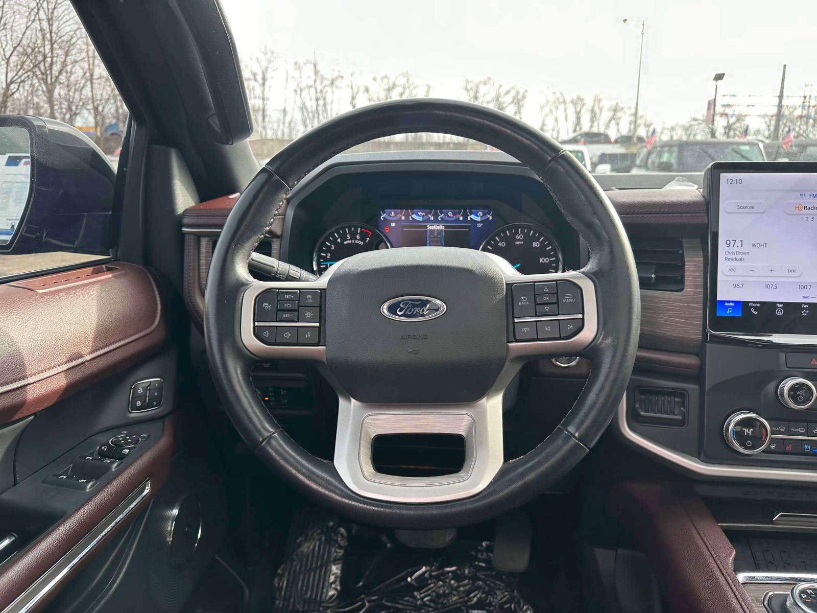 Used 2022 Ford Expedition Limited image 13