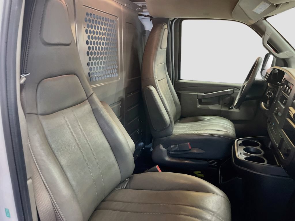 Used 2024 Chevrolet Express 2500 w/ Driver Convenience Package RWD image 24