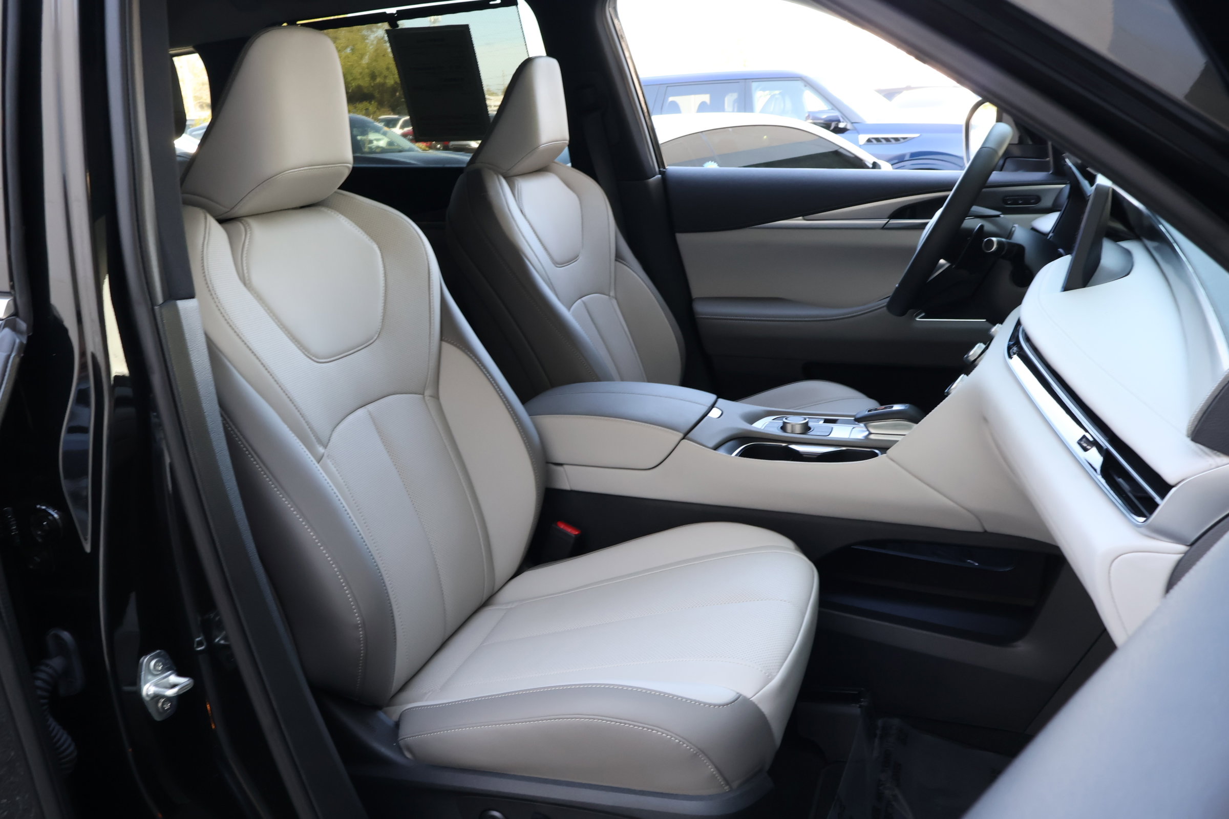 Used 2026 INFINITI QX60 Luxe w/ Cargo Package image 25