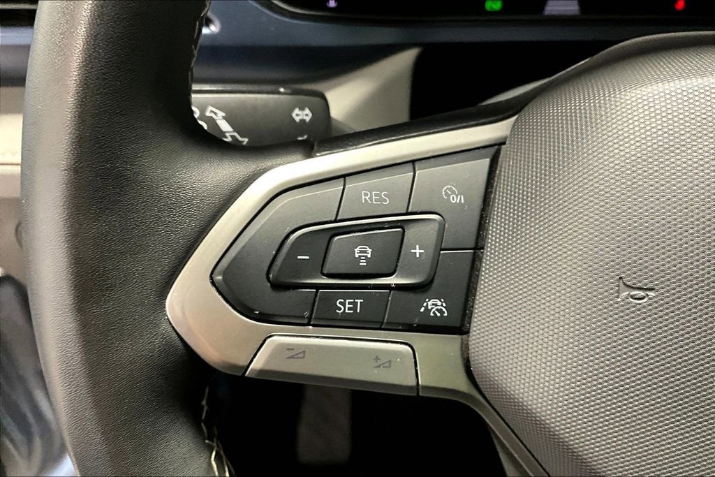 Used 2024 Volkswagen Taos SE image 23