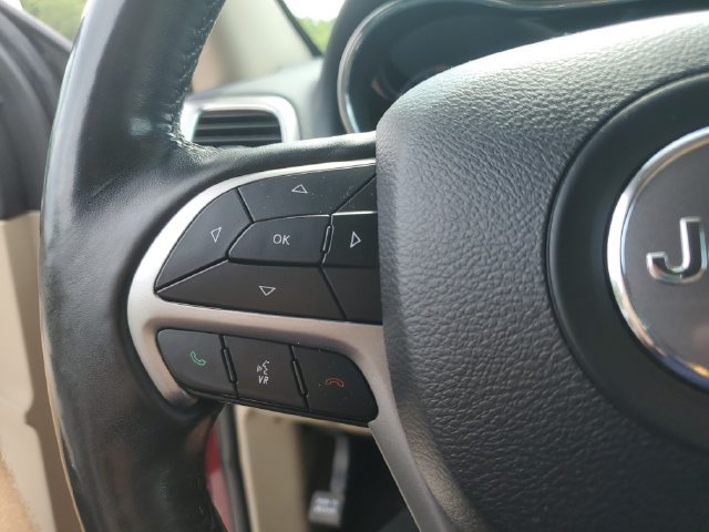 Used 2020 Jeep Grand Cherokee Laredo w/ Security & Convenience Group AWD/4WD image 12