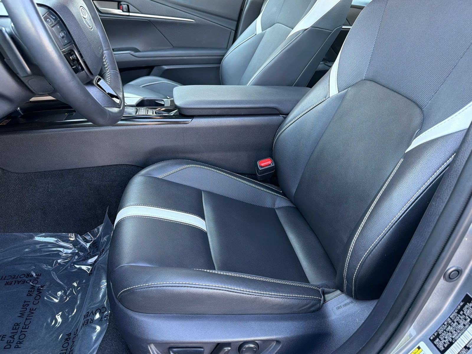 Used 2025 Toyota Camry SE w/ Convenience Package AWD/4WD image 5
