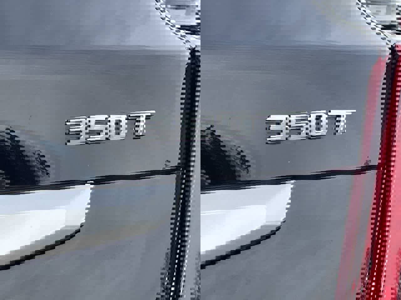 Certified 2025 Cadillac XT5 Premium Luxury w/ LPO, Floor Liner Package image 40