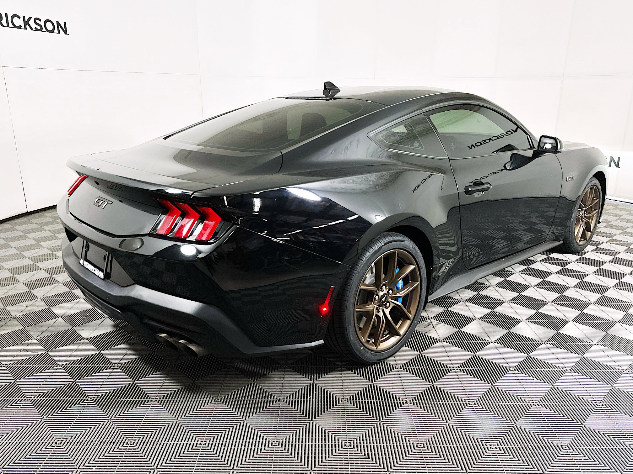 Used 2024 Ford Mustang GT Premium image 3