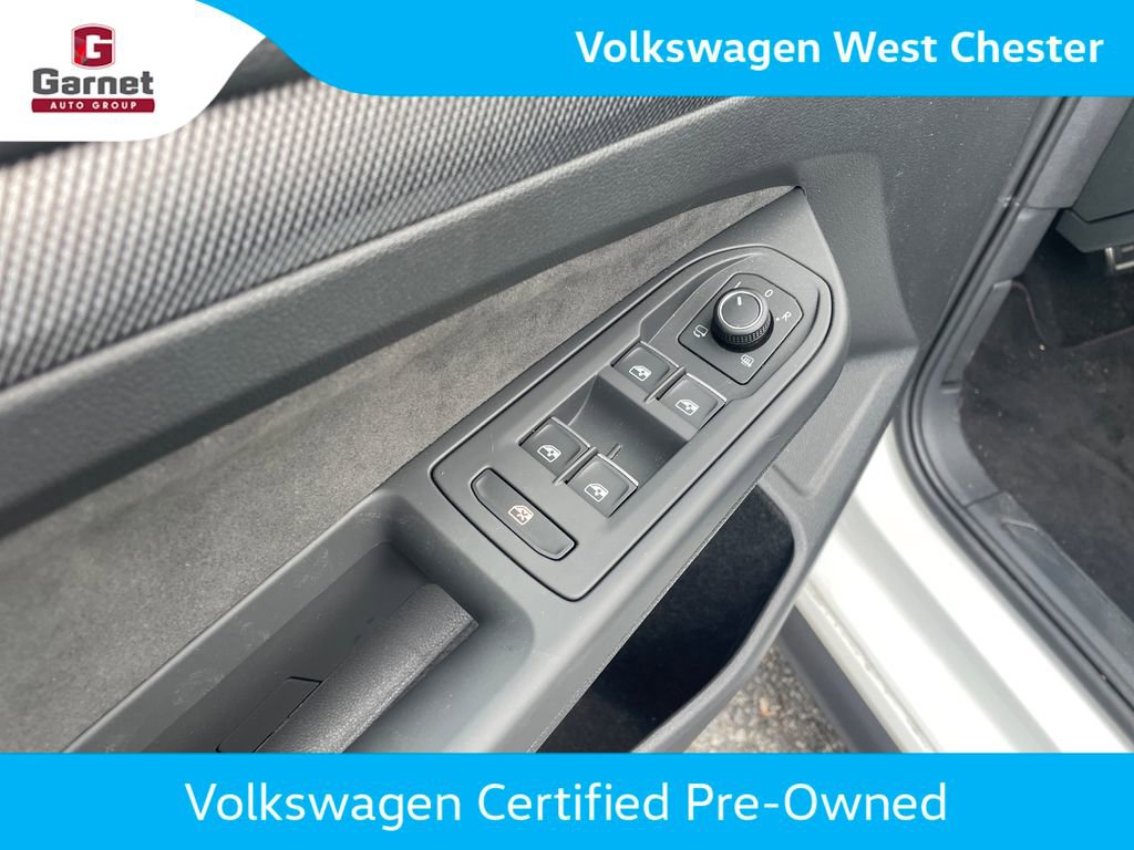 Used 2026 Volkswagen GTI SE FWD image 7