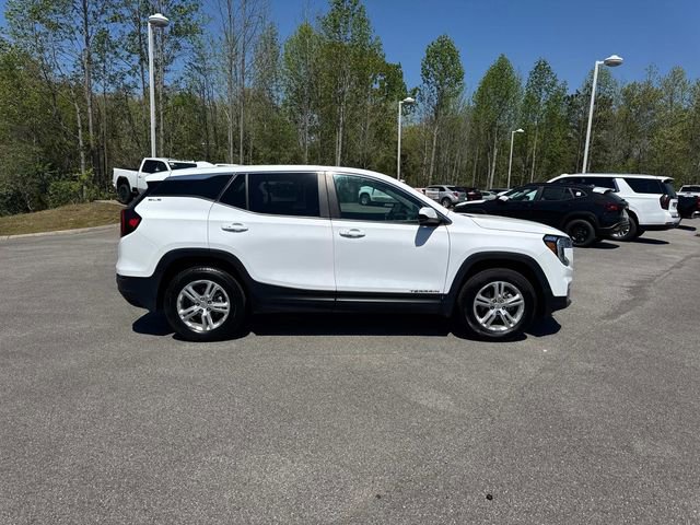 Used 2024 GMC Terrain SLE AWD/4WD image 3