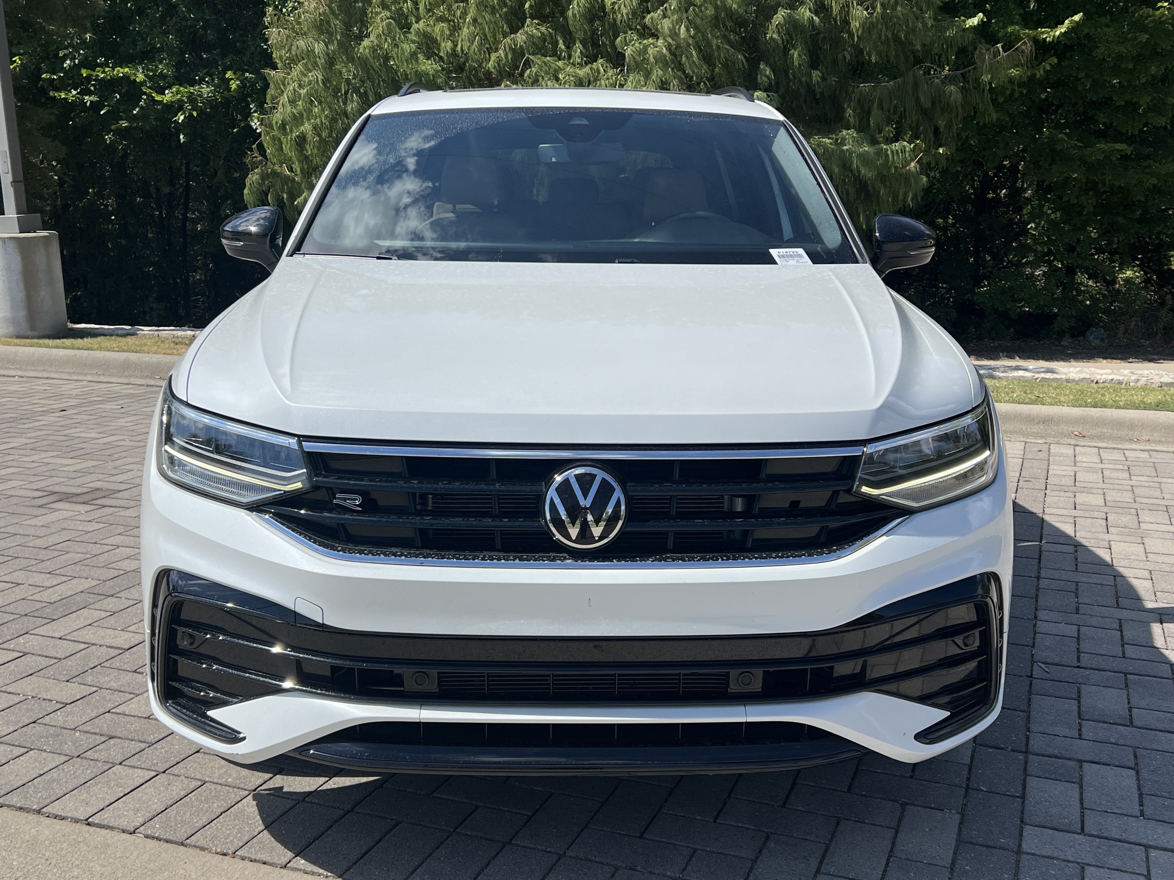 Certified 2023 Volkswagen Tiguan SE R-Line FWD image 3