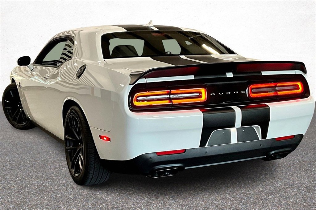 Used 2023 Dodge Challenger SRT Hellcat video 4