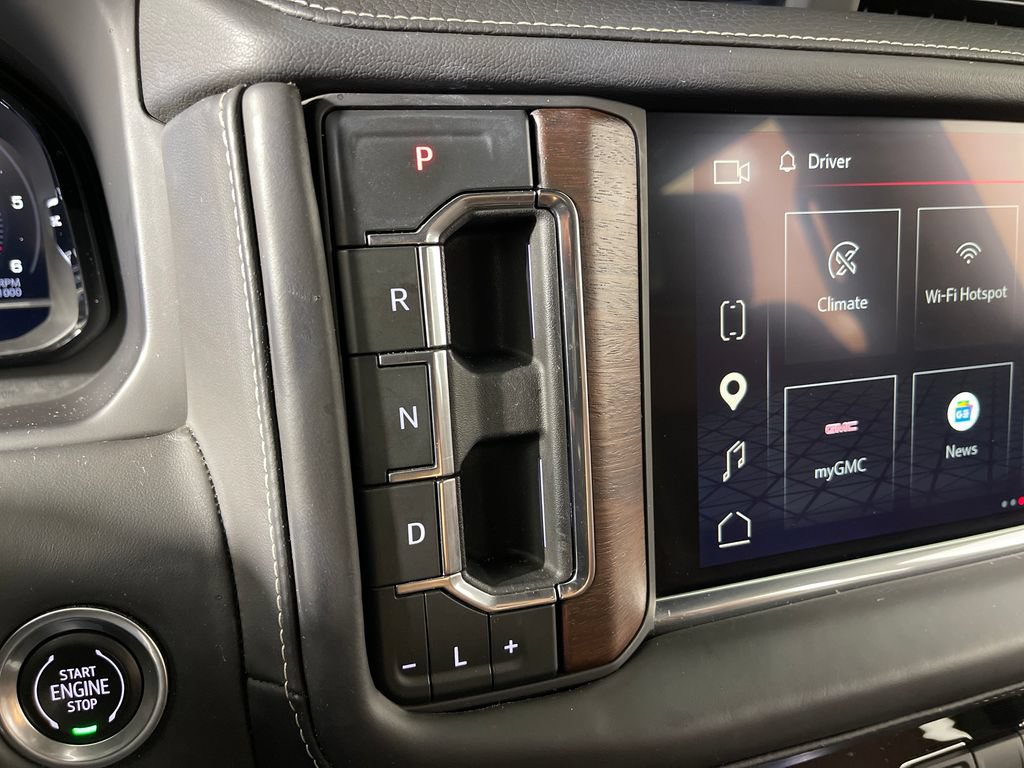 Used 2023 GMC Yukon Denali Ultimate AWD/4WD image 24