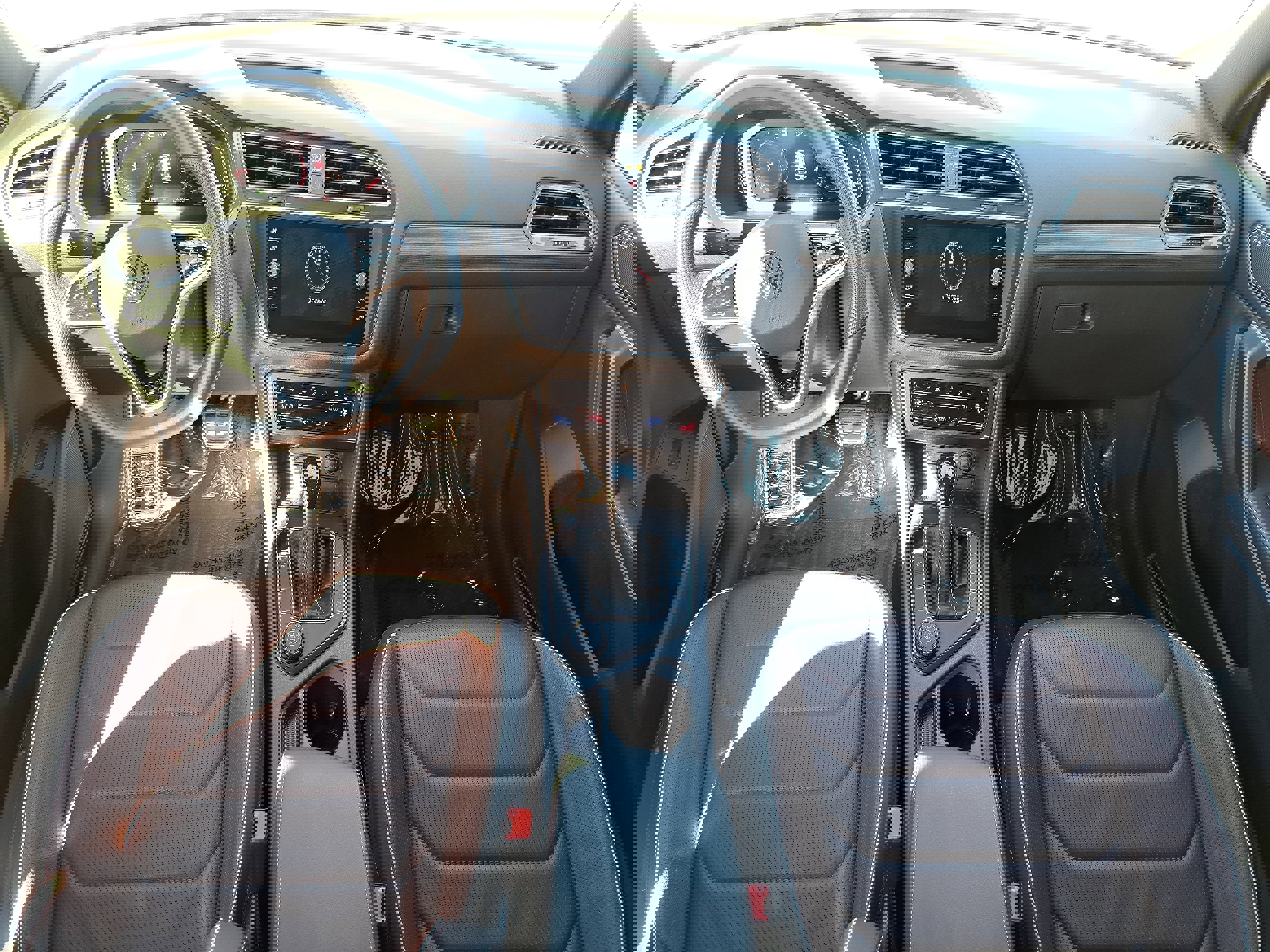 Certified 2024 Volkswagen Tiguan SEL R-Line image 9