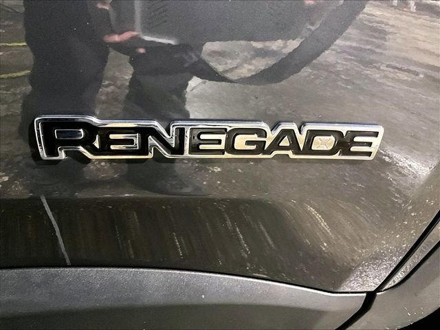Used 2023 Jeep Renegade Latitude image 8