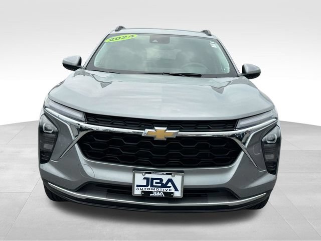 Certified 2024 Chevrolet Trax LT FWD image 23