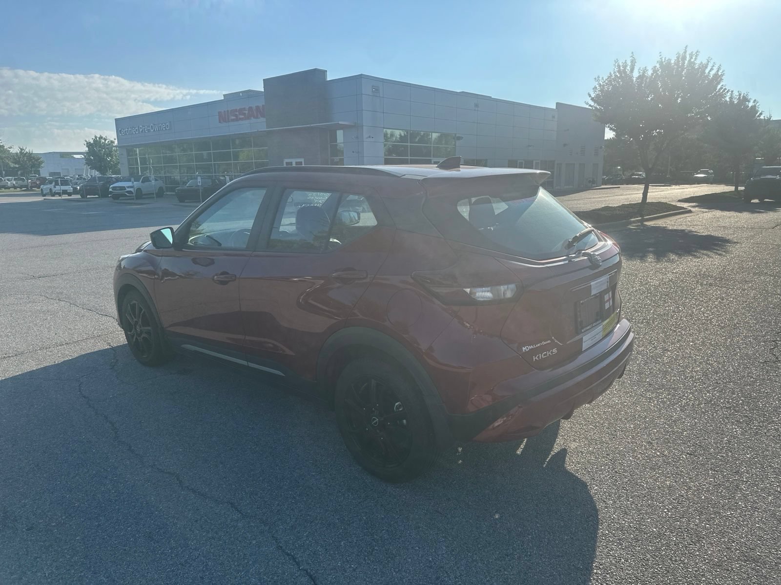 Used 2024 Nissan Kicks SR w/ SR Premium Package FWD image 7