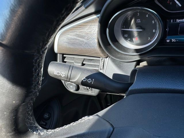 Used 2019 Buick Envision Essence FWD image 16