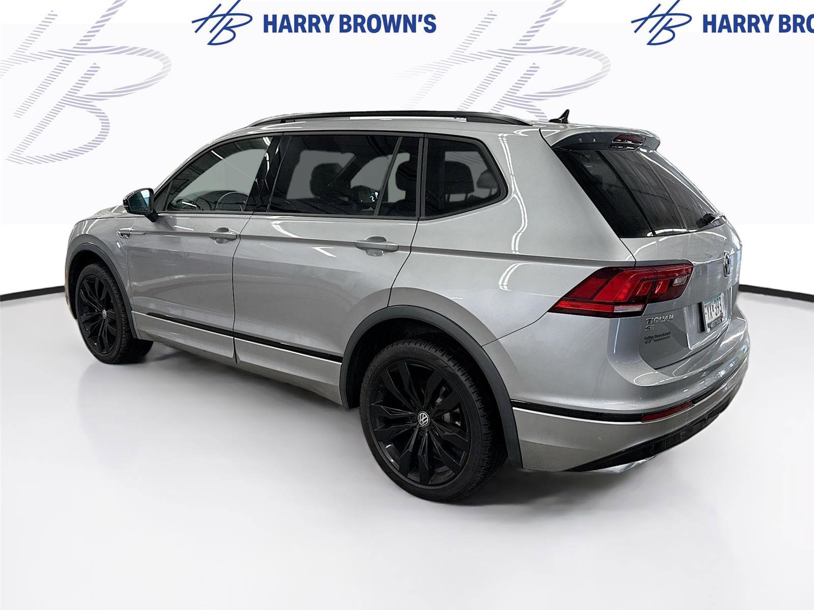 Used 2021 Volkswagen Tiguan SE R-Line w/ 3rd Row Seat Package image 2