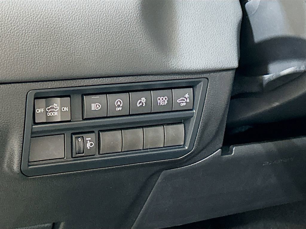 Used 2026 Toyota Tundra Limited AWD/4WD image 8