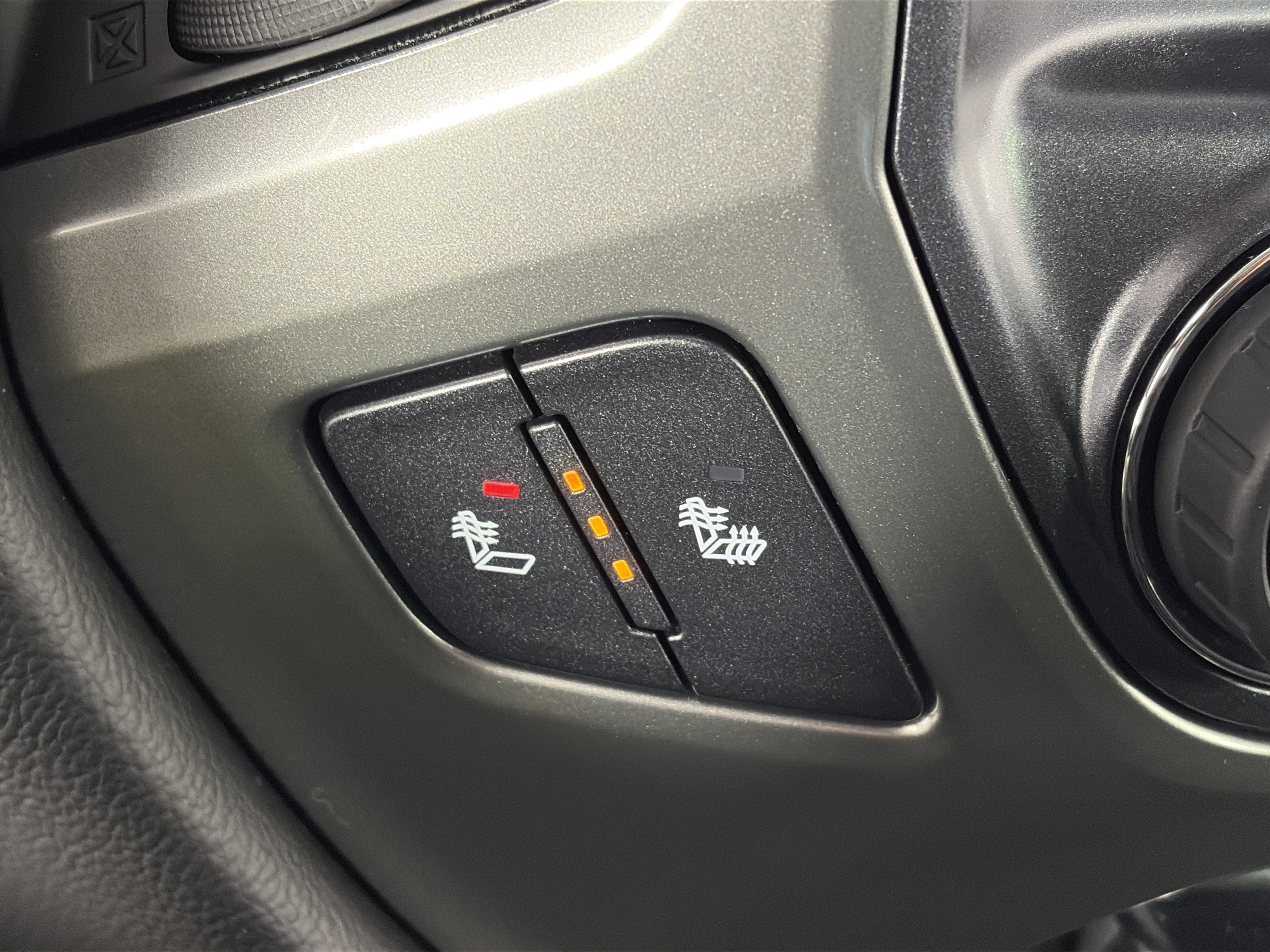 Used 2018 Chevrolet Silverado 1500 LT w/ All Star Edition AWD/4WD image 24