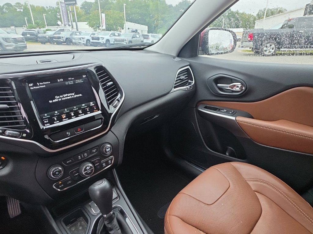 Used 2019 Jeep Cherokee Overland FWD image 26
