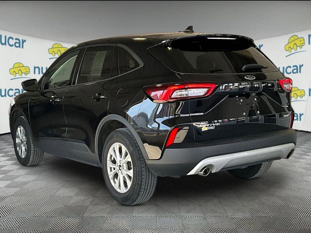 Used 2025 Ford Escape Active AWD/4WD image 4