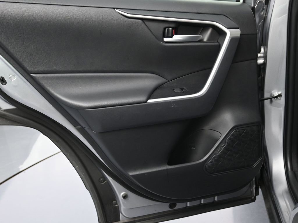 Used 2025 Toyota RAV4 XLE image 20