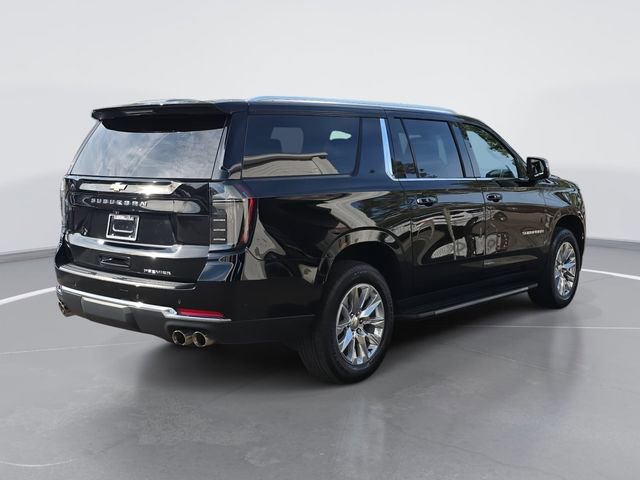 Used 2025 Chevrolet Suburban Premier image 3