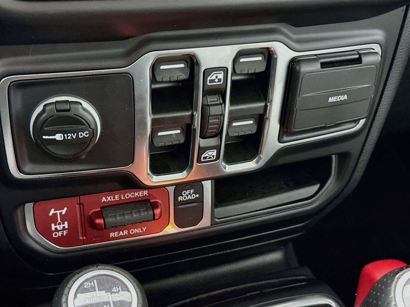 Used 2023 Jeep Gladiator Mojave w/ Cold Weather Group AWD/4WD image 28