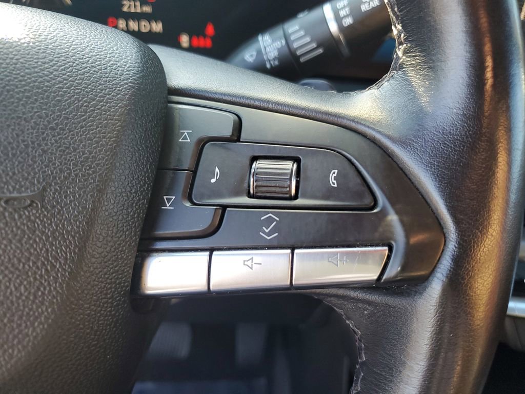 Used 2024 Cadillac XT4 Premium Luxury image 30