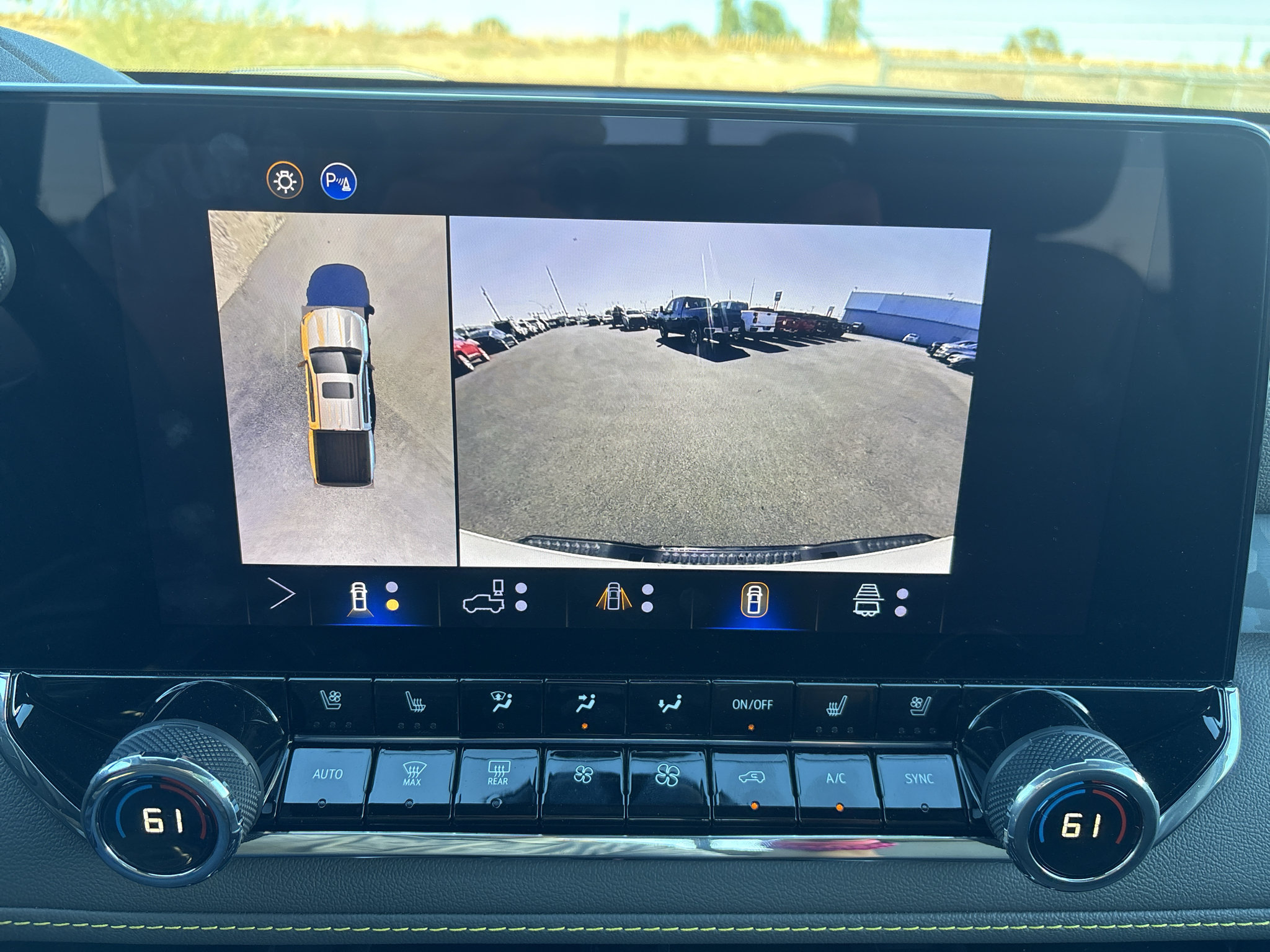 Used 2025 Chevrolet Colorado ZR2 w/ Midnight Edition AWD/4WD image 23