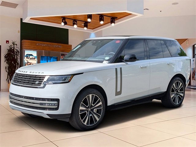 New 2025 Land Rover Range Rover SE