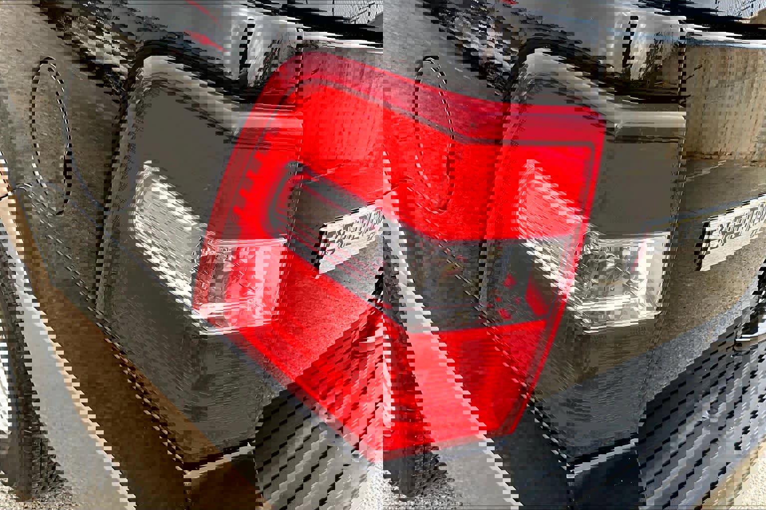 Used 2014 Ford Expedition XLT w/ Equipment Group 202A RWD image 28