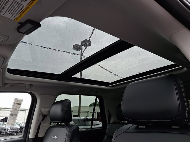 Used 2025 Ford Expedition Platinum AWD/4WD image 13