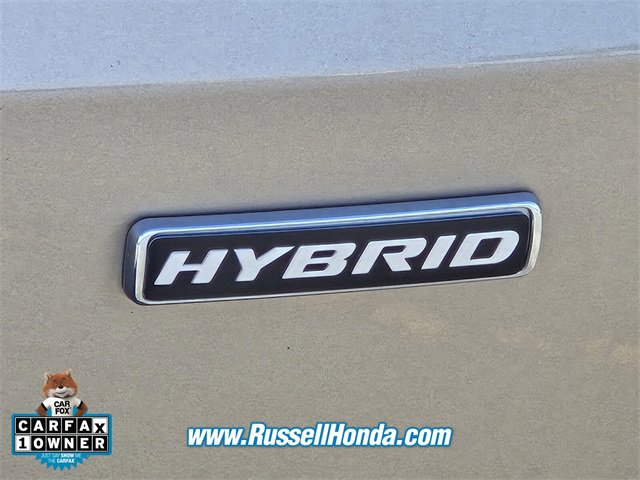 Used 2020 Ford Escape Titanium image 11